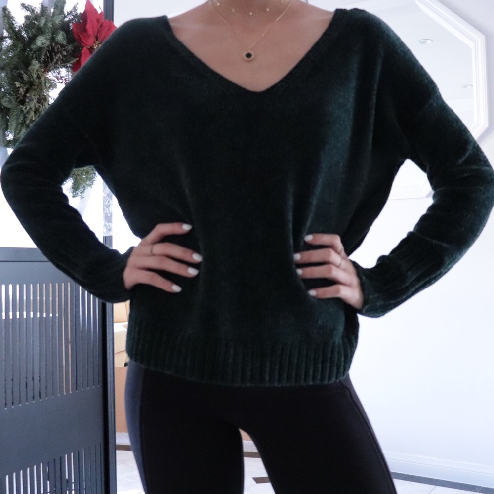Hollister Cashmere-like v neck sweater